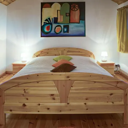 3 Bedroom Amazing Home In Sterlawki Male Holiday home